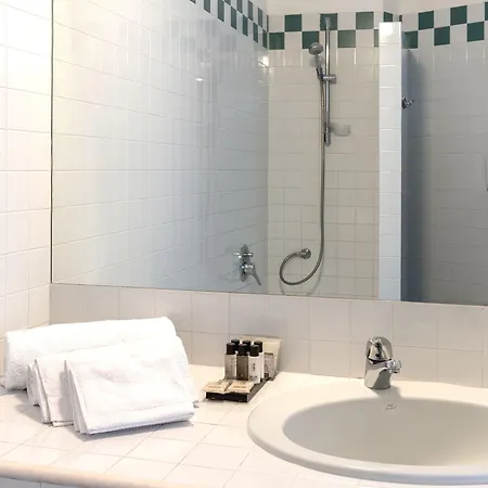 Отель Victoria Palace 4*