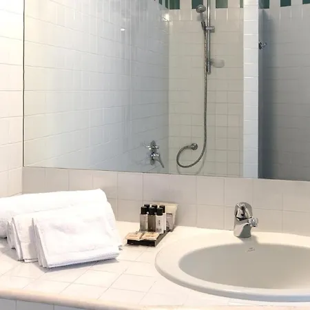Victoria Palace Hotel 4*