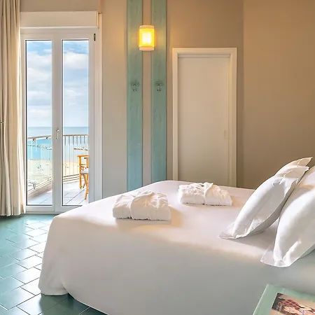 Victoria Palace Hotel 4*