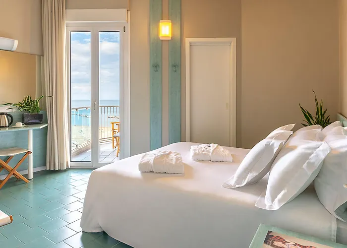 Victoria Palace Hotel 4*