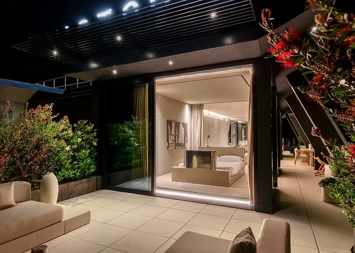 Victoria Palace Cattolica